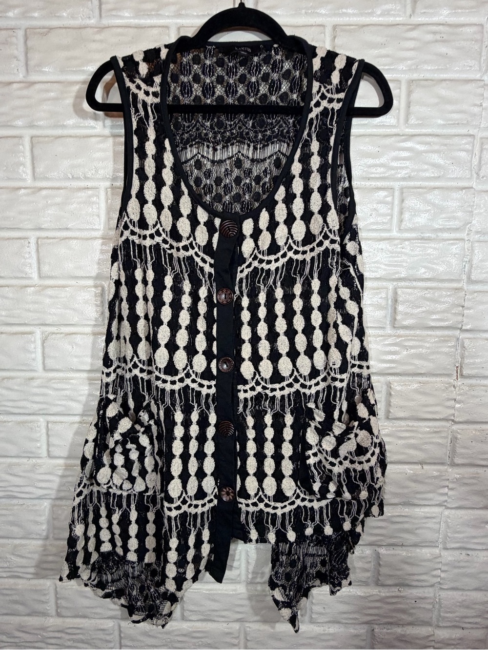 Kaktus Black Cream Crochet Lace Vest Boho Fringe Handkerchief Hem